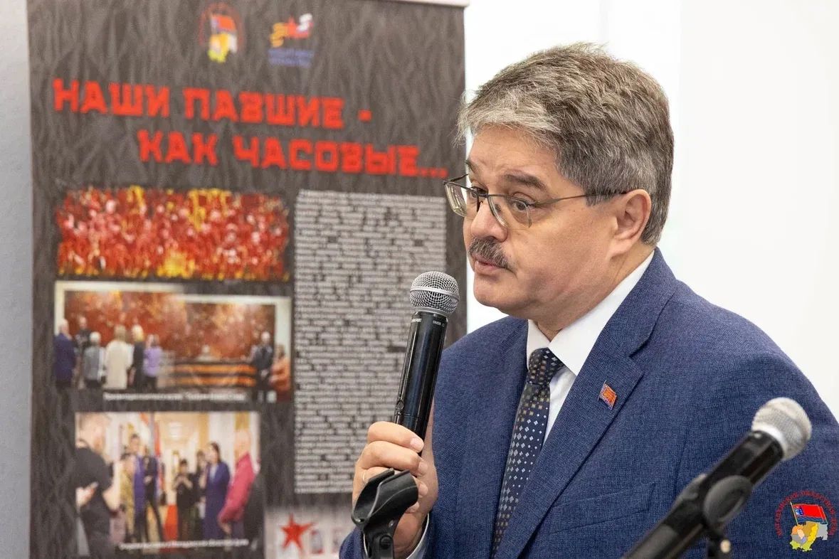 В Ягодном открылась выставка портретов «Наши павшие — как часовые» В Ягодном открылась выставка портретов «Наши павшие — как часовые»