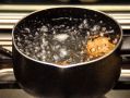 Эффективное очищение пригоревшей кастрюли всего за ночь