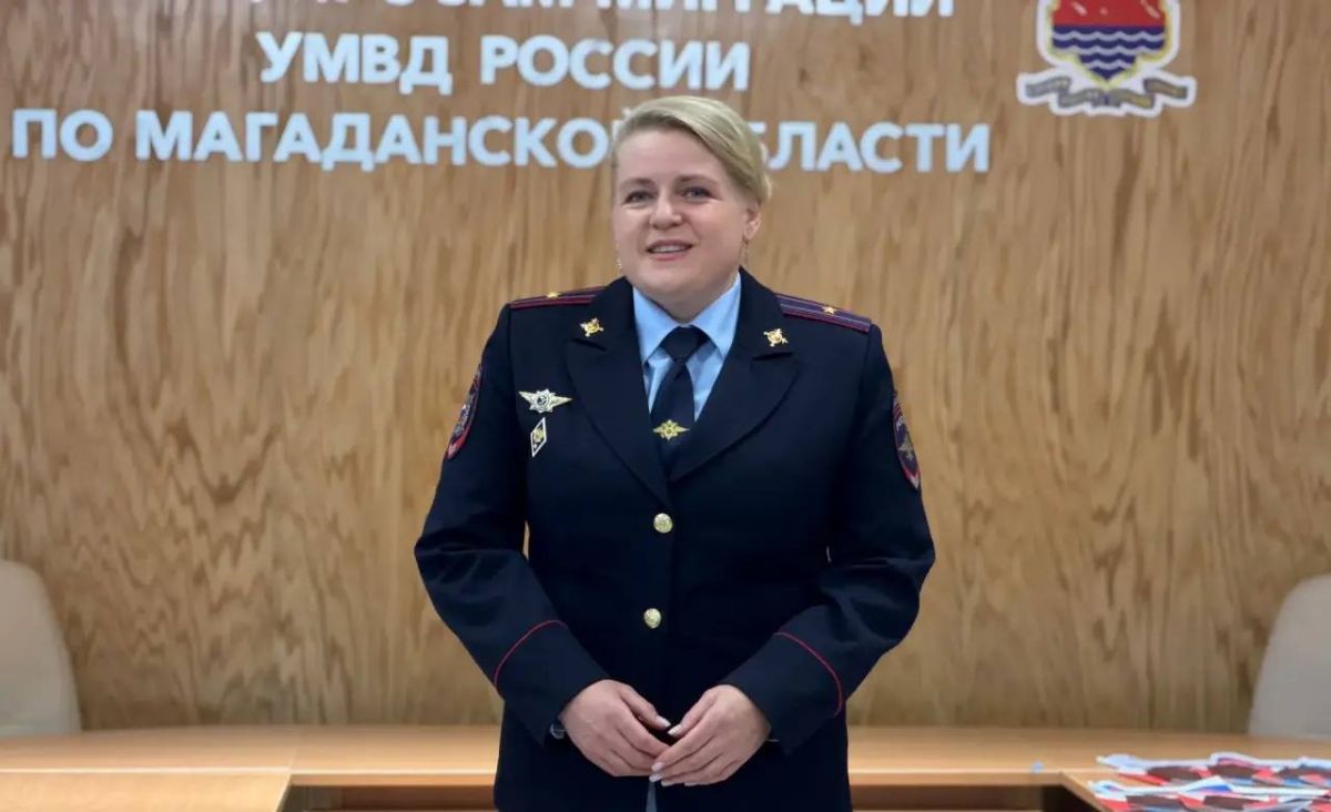 Мы – граждане России! В преддверии Дня знаний полицейские и общественники вручили юным магаданцам паспорта Мы – граждане России! В преддверии Дня знаний полицейские и общественники вручили юным магаданцам паспорта