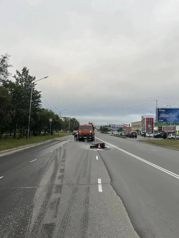 В Магадане госавтоинспекторы устанавливают обстоятельства ДТП, в котором пострадал мотоциклист В Магадане госавтоинспекторы устанавливают обстоятельства ДТП, в котором пострадал мотоциклист