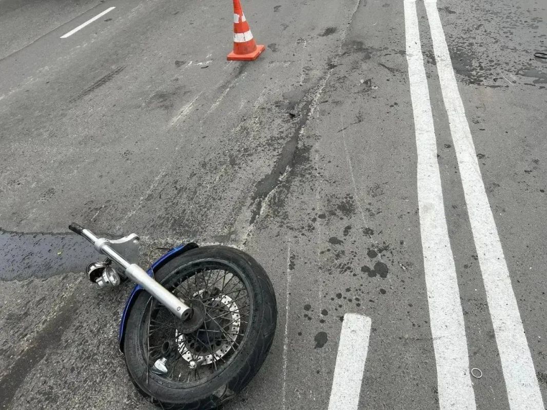 В Магадане госавтоинспекторы устанавливают обстоятельства ДТП, в котором пострадал мотоциклист В Магадане госавтоинспекторы устанавливают обстоятельства ДТП, в котором пострадал мотоциклист