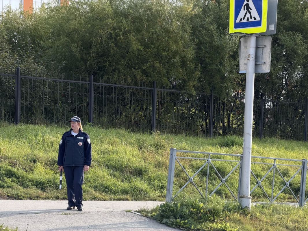 В Магаданской области полицейские обеспечили общественный порядок в День знаний В Магаданской области полицейские обеспечили общественный порядок в День знаний