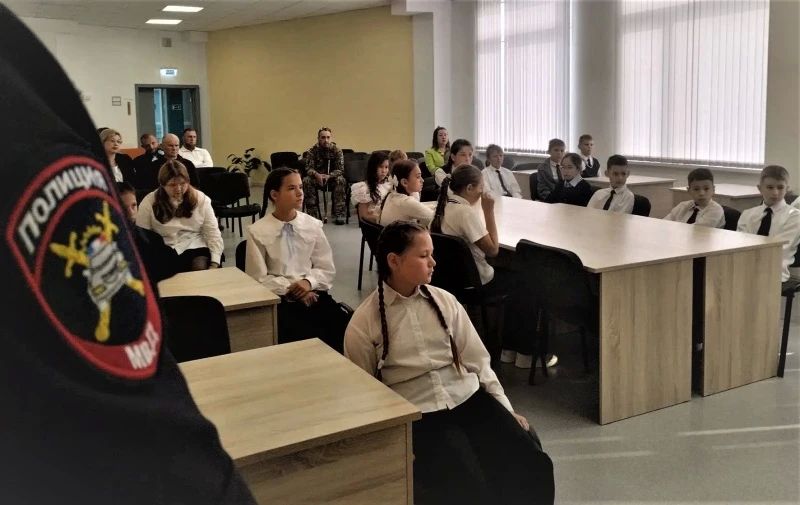 В День знаний в средней школе поселка Ола открыли кадетский класс правоохранительной направленности В День знаний в средней школе поселка Ола открыли кадетский класс правоохранительной направленности