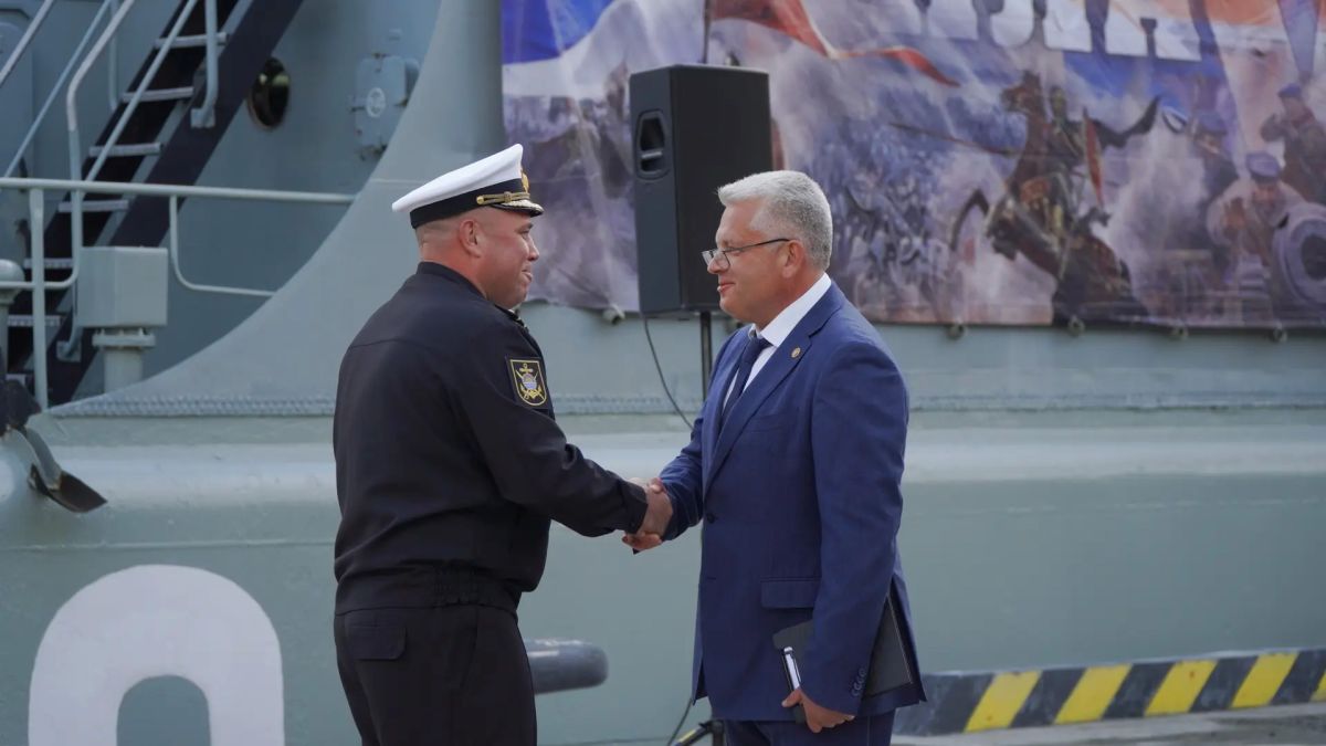 В Магадане торжественно встретили экипажи кораблей Тихоокеанского флота в рамках акции «Сила в правде – 2026» В Магадане торжественно встретили экипажи кораблей Тихоокеанского флота в рамках акции «Сила в правде – 2026»