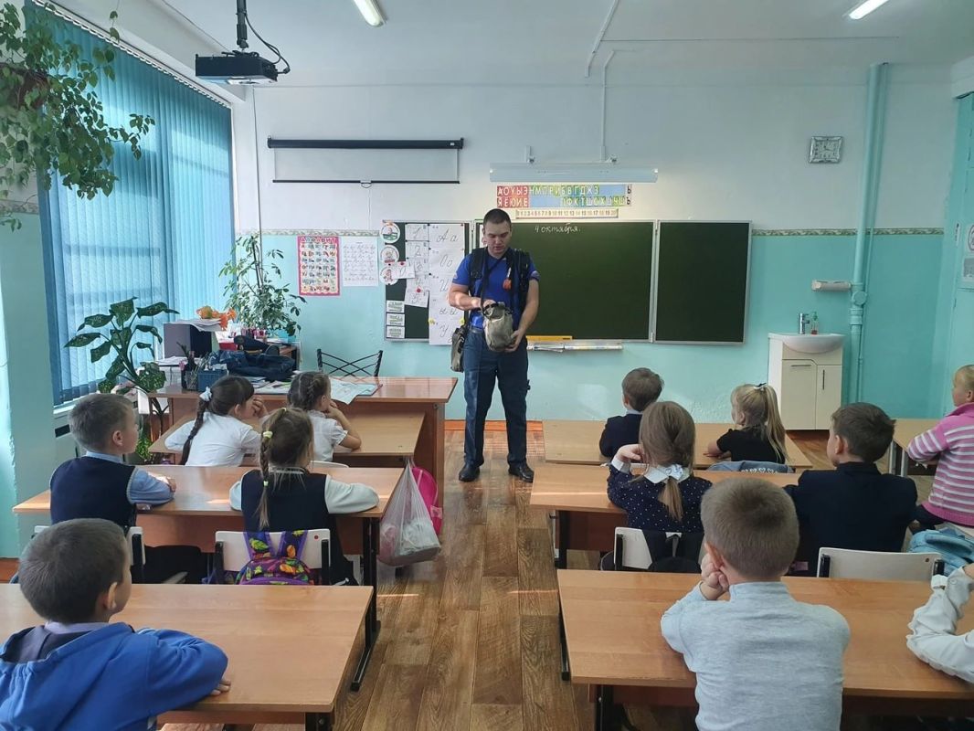 Бывший спасатель из Иркутска станет «Земским учителем» в Эвенске Бывший спасатель из Иркутска станет «Земским учителем» в Эвенске
