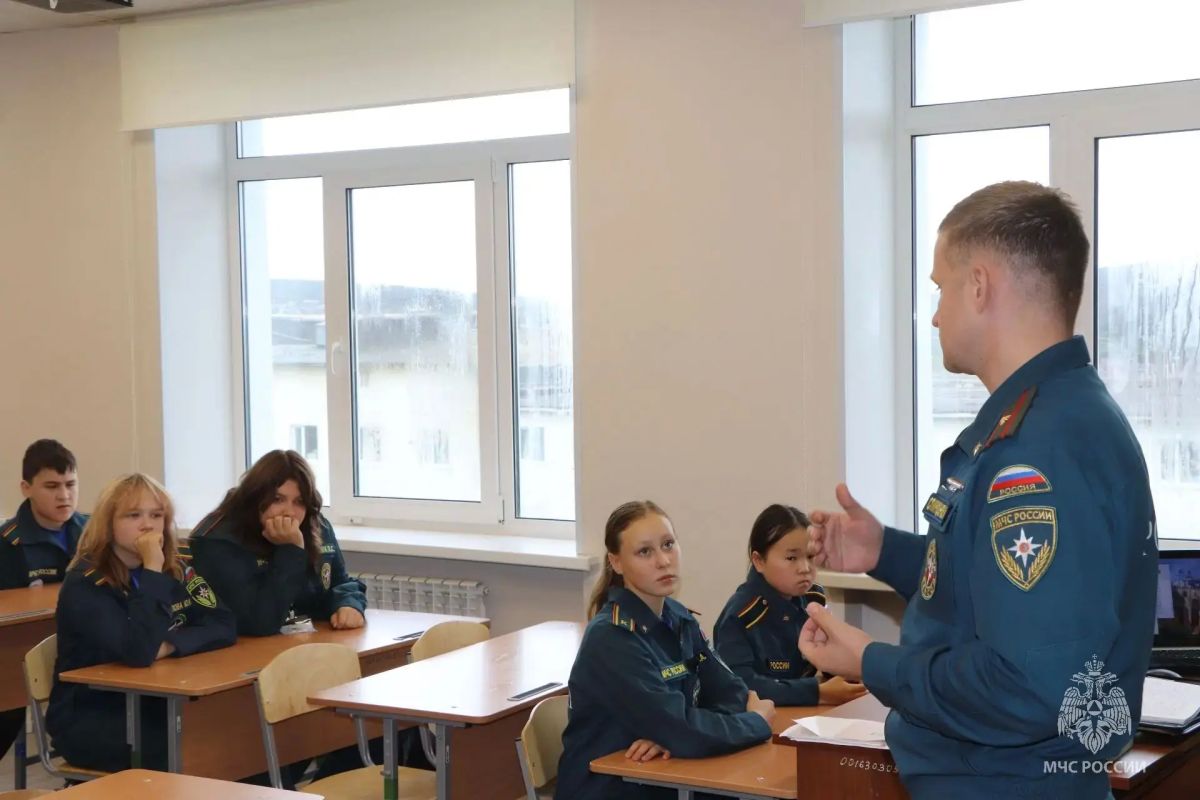 "Тот, кто не знает историю, обречён повторять её ошибки" "Тот, кто не знает историю, обречён повторять её ошибки"