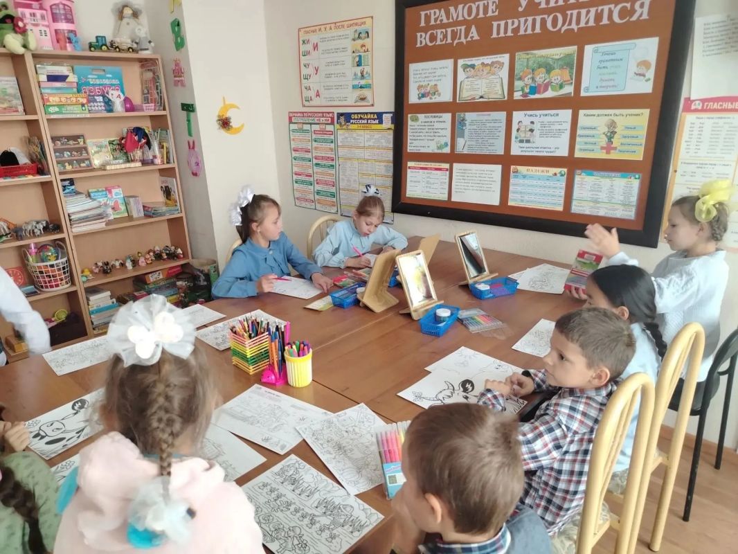 В посёлке Ола воспитанники детского дома имени А. Н. Логунова стали участниками профориентационного мероприятия «День самой важной профессии» В посёлке Ола воспитанники детского дома имени А. Н. Логунова стали участниками профориентационного мероприятия «День самой важной профессии»