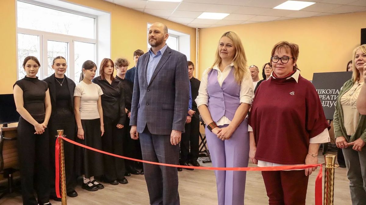 В Магаданской области открылась третья в регионе Школа креативных индустрий – ее создали на базе Детской школы искусств поселка Усть-Омчуг в рамках госпрограммы «Развитие культуры» Министерства культуры Российской Федерации В Магаданской области открылась третья в регионе Школа креативных индустрий – ее создали на базе Детской школы искусств поселка Усть-Омчуг в рамках госпрограммы «Развитие культуры» Министерства культуры Российской Федерации