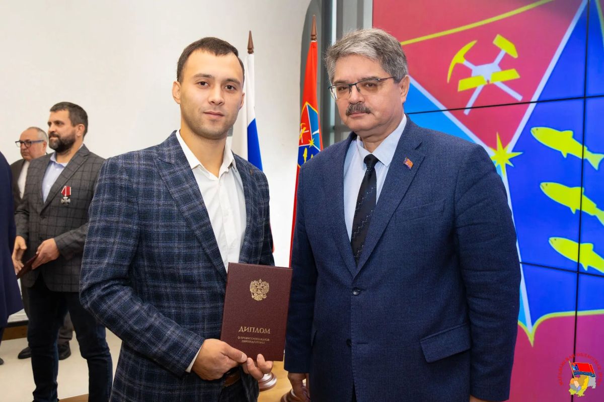 Выпускники кадровой программы «СВОи Герои 49» получили дипломы Выпускники кадровой программы «СВОи Герои 49» получили дипломы