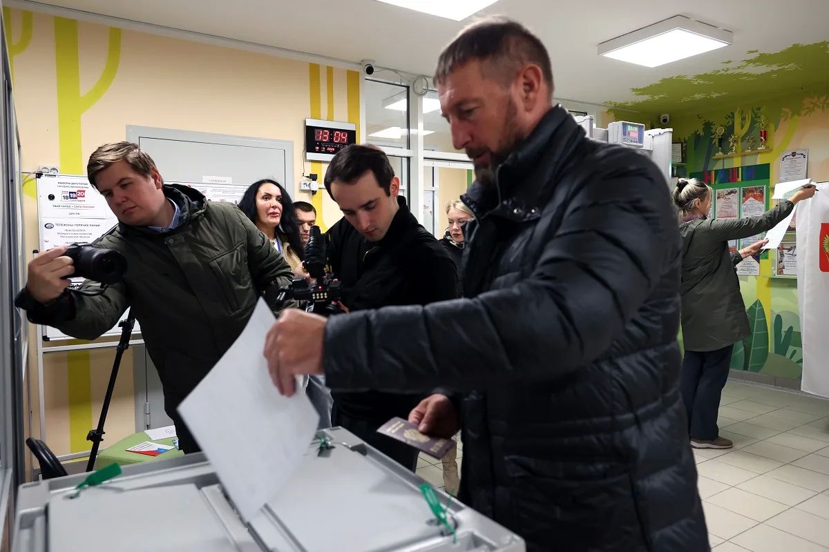 Сегодня стартовало трехдневное голосование на выборах депутатов Государственной Думы Федерального Собрания Российской Федерации девятого созыва. Депутаты Магаданской областной Думы в числе первых посетили избирательные... Сегодня стартовало трехдневное голосование на выборах депутатов Государственной Думы Федерального Собрания Российской Федерации девятого созыва. Депутаты Магаданской областной Думы в числе первых посетили избирательные...