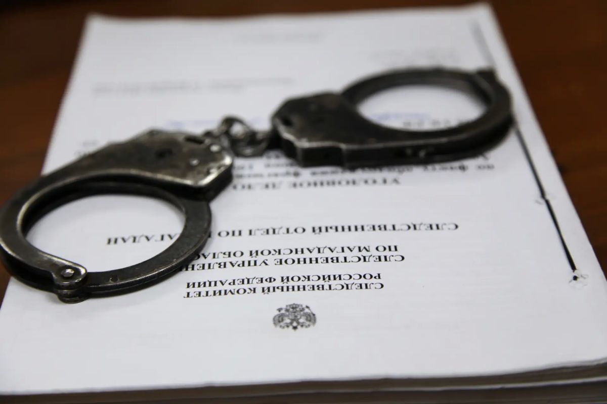 Житель Магадана обвиняется в серии хулиганских действий и причинении вреда здоровью