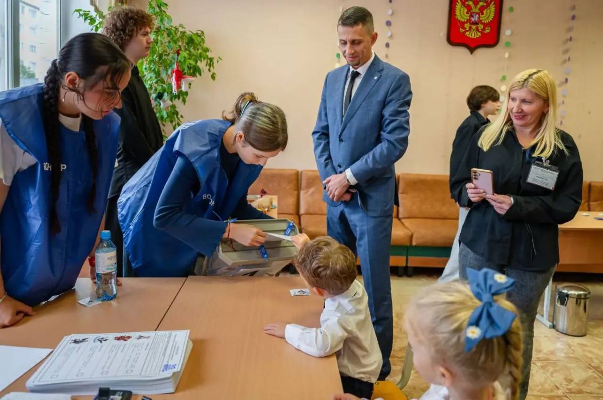 Магадан выбирает депутатов в Государственную Думу Российской Федерации Магадан выбирает депутатов в Государственную Думу Российской Федерации