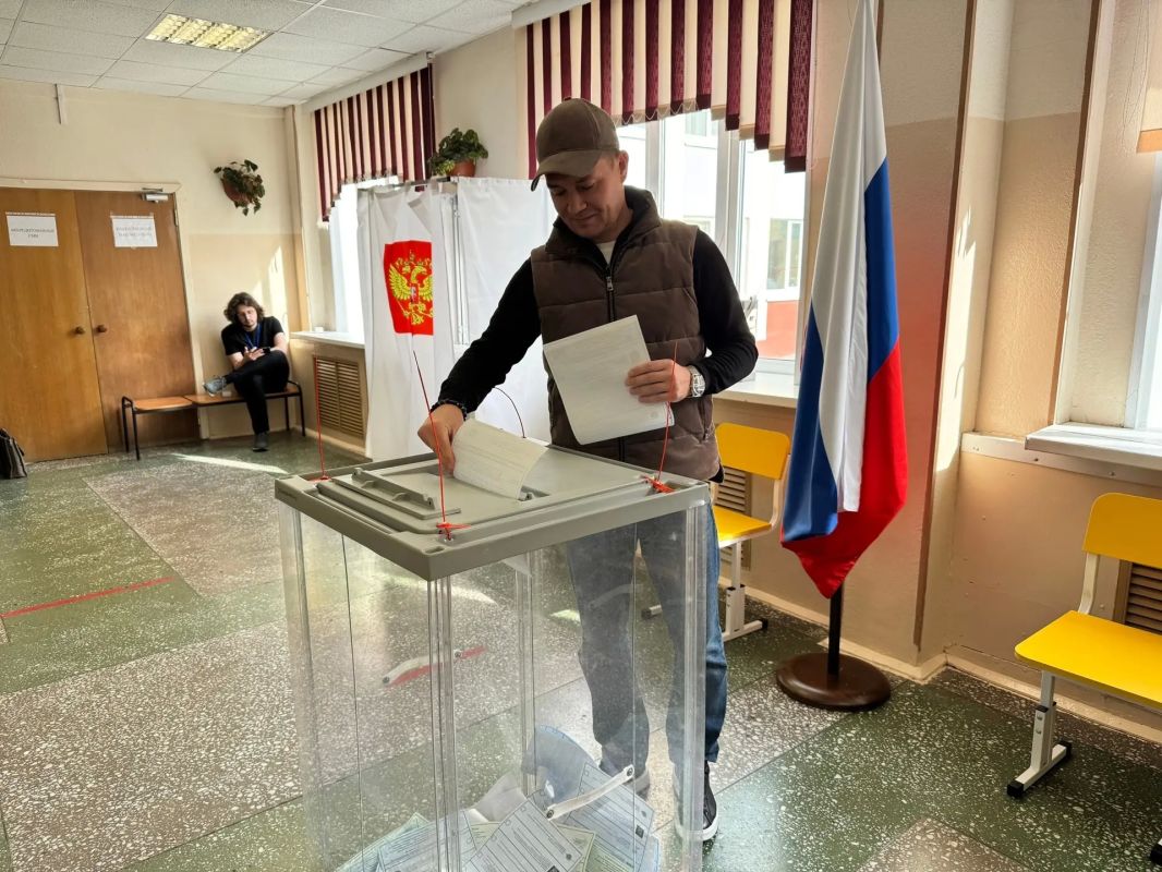 Депутаты Магаданской городской Думы приняли участие в голосовании по выборам депутатов Государственной Думы Депутаты Магаданской городской Думы приняли участие в голосовании по выборам депутатов Государственной Думы