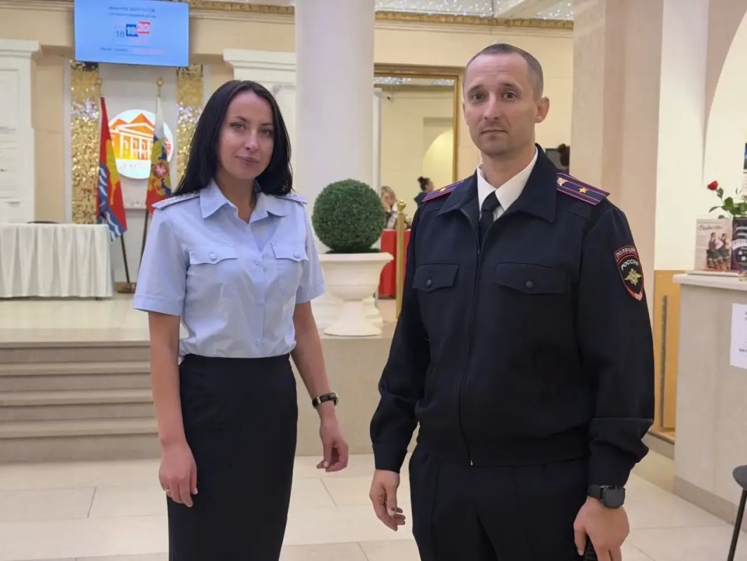 На Колыме полицейские обеспечили правопорядок в период подготовки и проведения единого дня голосования На Колыме полицейские обеспечили правопорядок в период подготовки и проведения единого дня голосования