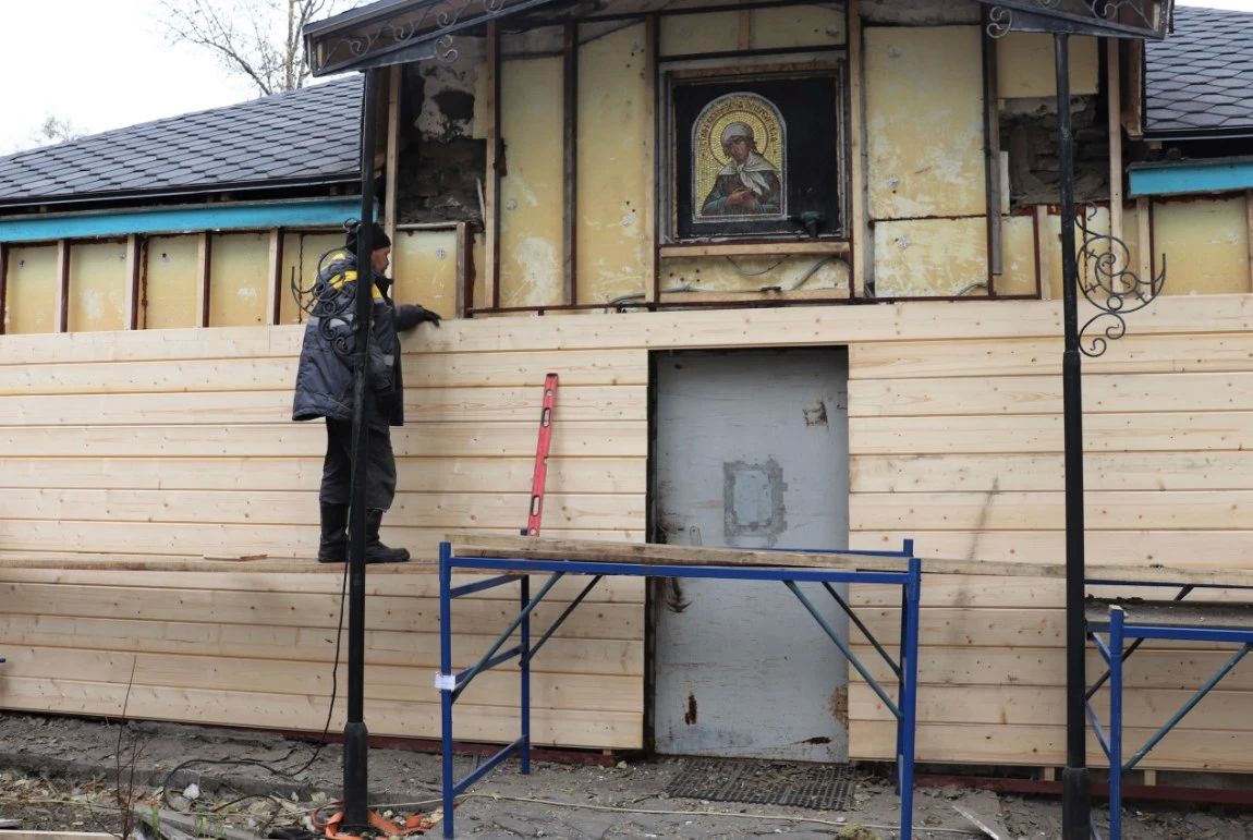 Золотодобытчики взялись за ремонт старой церкви в Усть-Омчуге Золотодобытчики взялись за ремонт старой церкви в Усть-Омчуге