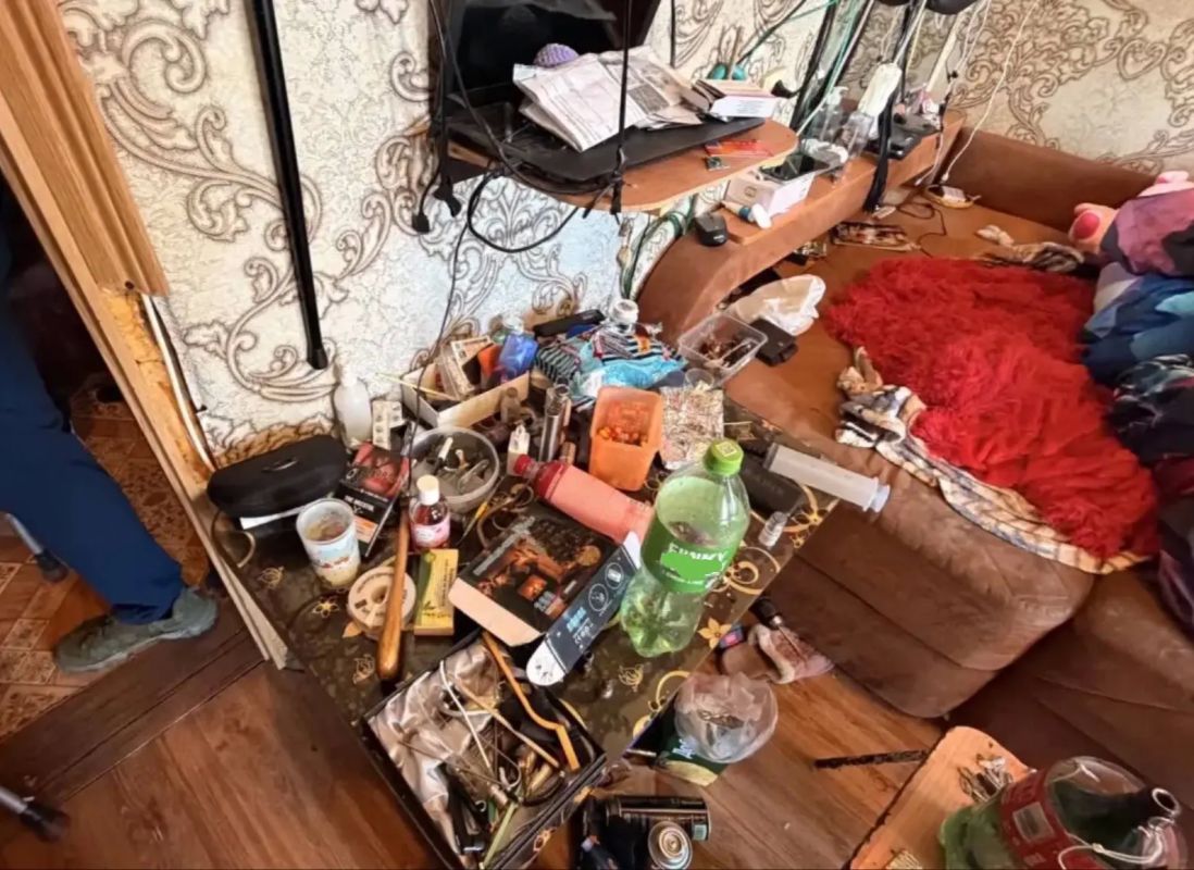 В Магадане полицейские установили организатора наркопритона В Магадане полицейские установили организатора наркопритона