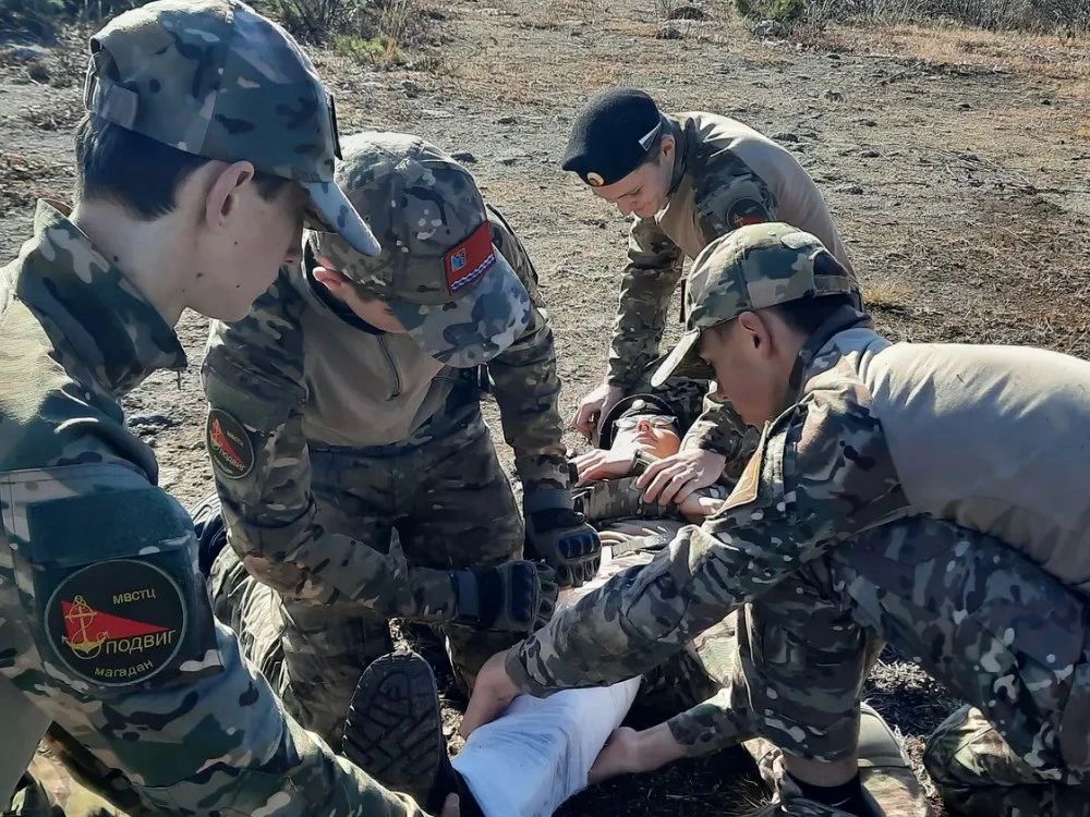 Колымчане сошлись в традиционной военно-спортивной игре «Будущее России» Колымчане сошлись в традиционной военно-спортивной игре «Будущее России»