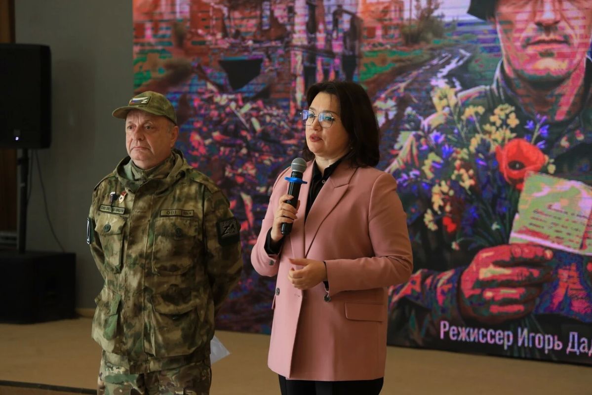 Премьера фильма о ветеране СВО из Магадана прошла в областной библиотеке Премьера фильма о ветеране СВО из Магадана прошла в областной библиотеке