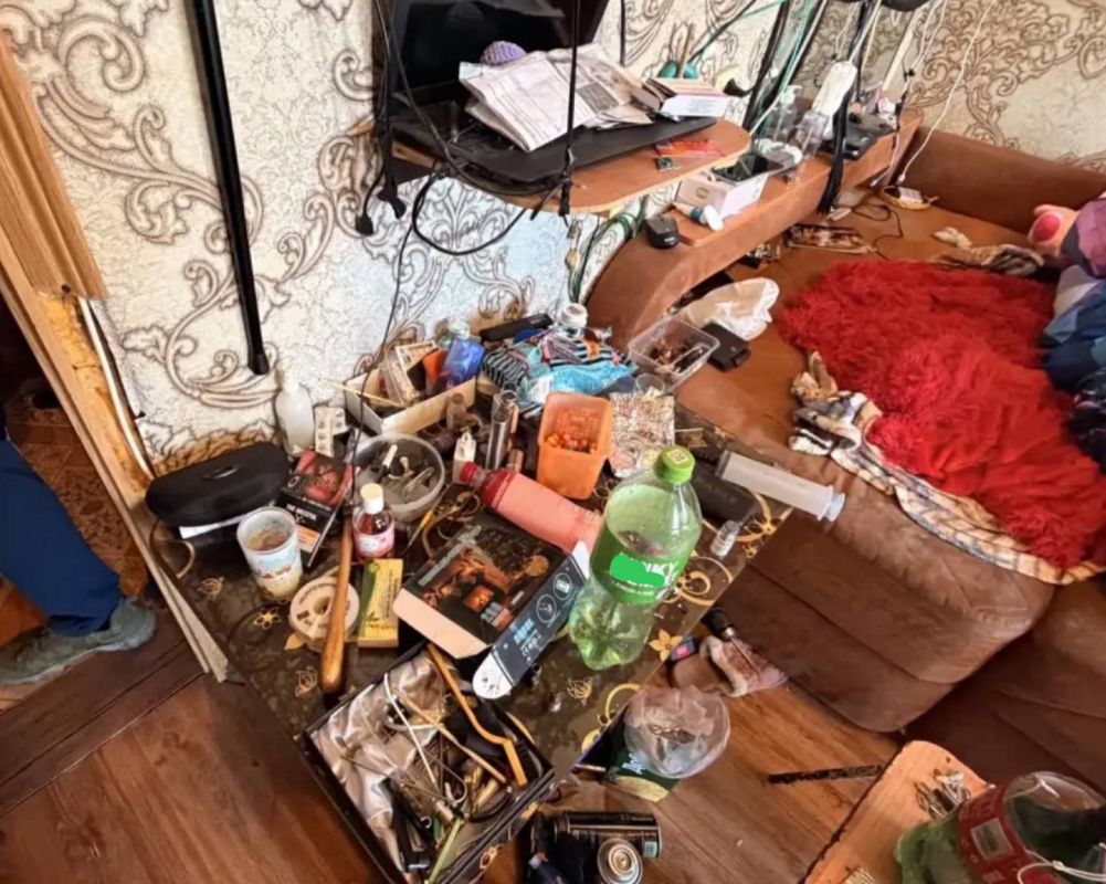 В Магадане полицейские установили организатора наркопритона В Магадане полицейские установили организатора наркопритона