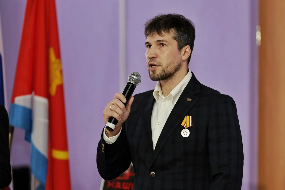 В Усть-Омчуге открылась расширенная выставка проекта «Наши павшие - как часовые» В Усть-Омчуге открылась расширенная выставка проекта «Наши павшие - как часовые»