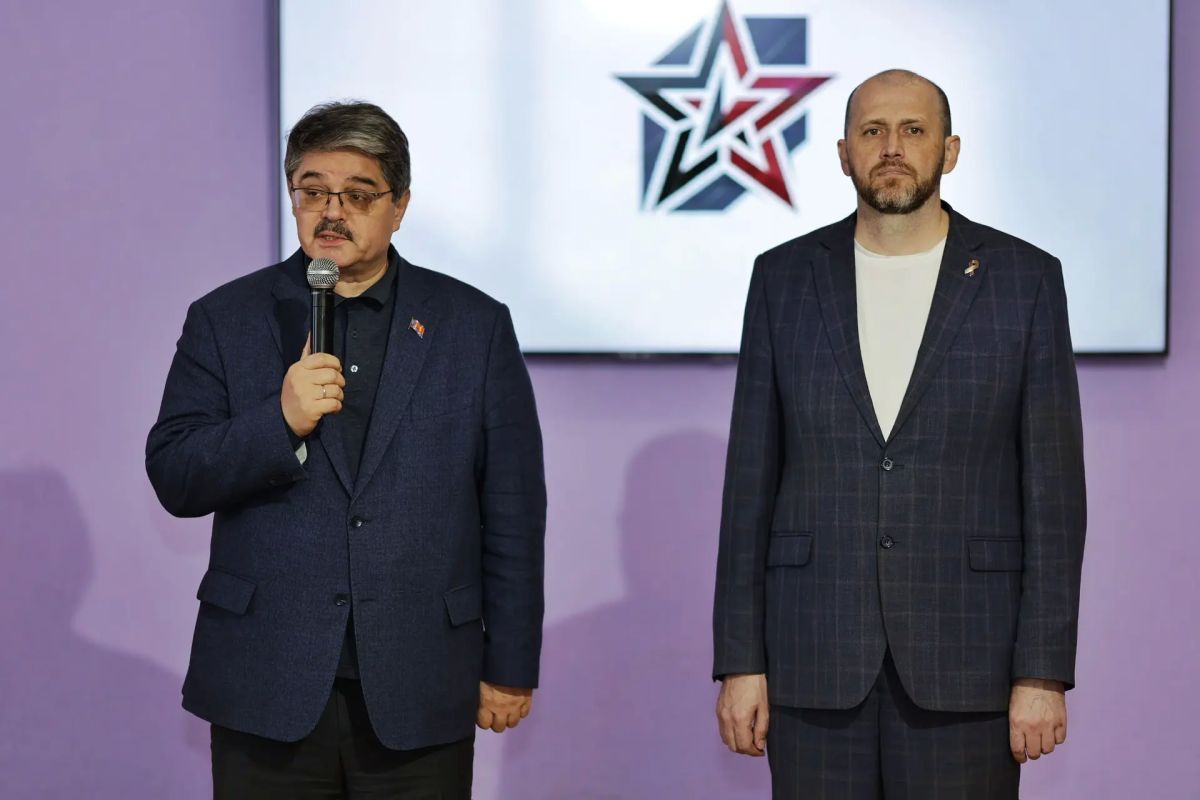 В Усть-Омчуге открылась расширенная выставка проекта «Наши павшие - как часовые» В Усть-Омчуге открылась расширенная выставка проекта «Наши павшие - как часовые»