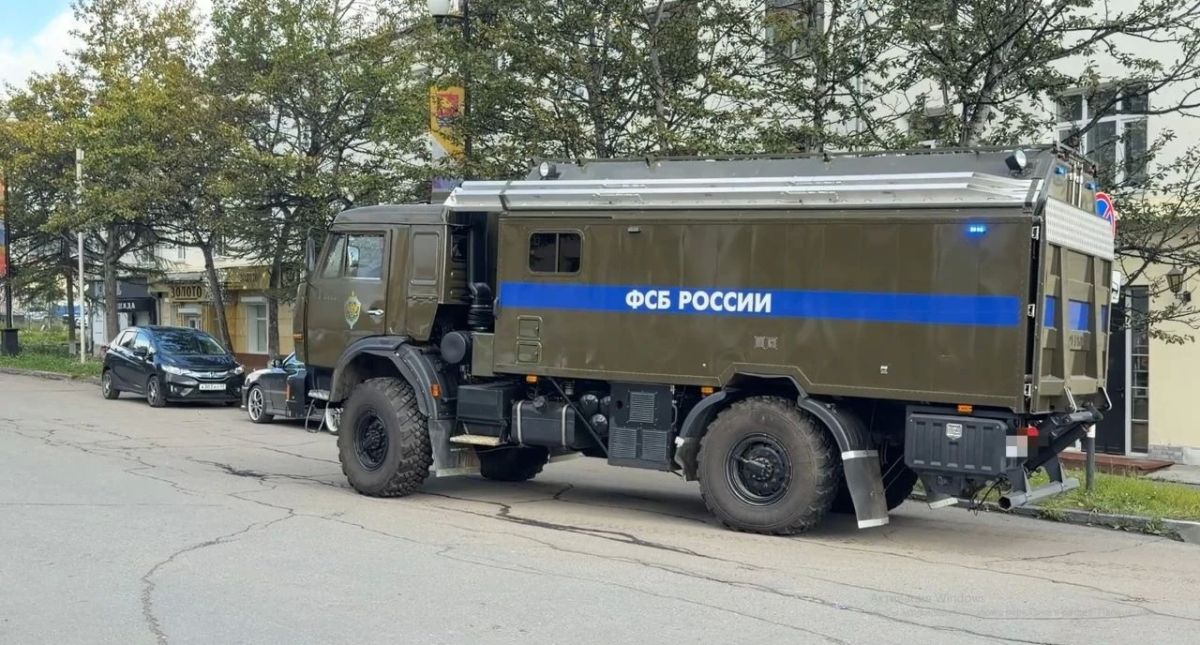 Межведомственные учения с условным захватом театра прошли в Магадане Межведомственные учения с условным захватом театра прошли в Магадане