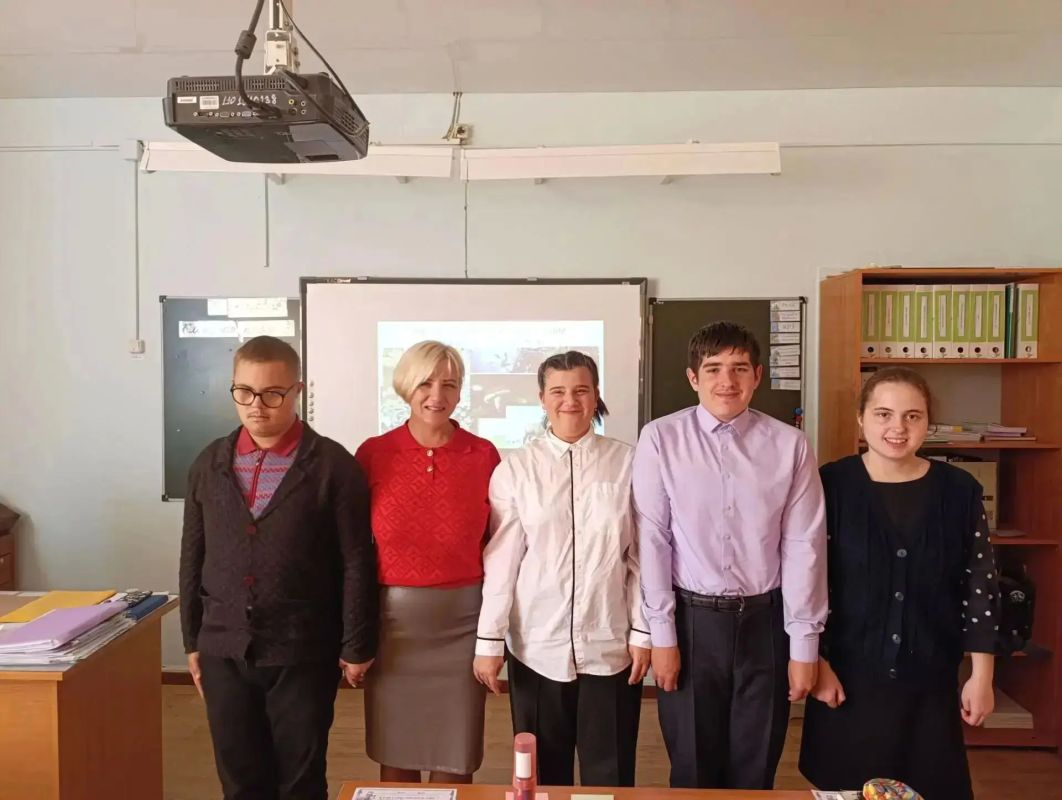 Заместитель директора МОГКУ «Лесничества» Наталья Шевченко 1 октября провела учебное занятие для учащихся десятого класса Магаданского областного центра образования №1. Мероприятие было организовано для детей с... Заместитель директора МОГКУ «Лесничества» Наталья Шевченко 1 октября провела учебное занятие для учащихся десятого класса Магаданского областного центра образования №1. Мероприятие было организовано для детей с...