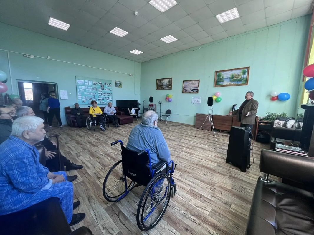 На всех отделениях прошёл праздничный концерт, посвящённый Дню пожилого человека На всех отделениях прошёл праздничный концерт, посвящённый Дню пожилого человека