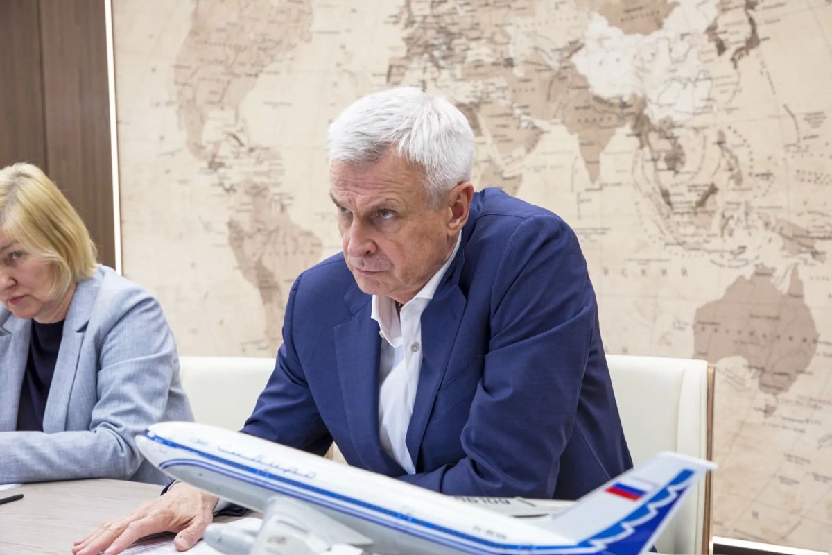 Сергей Носов: Развитие авиационной отрасли региона обсудили с руководителем Росавиации Дмитрием Ядровым Сергей Носов: Развитие авиационной отрасли региона обсудили с руководителем Росавиации Дмитрием Ядровым