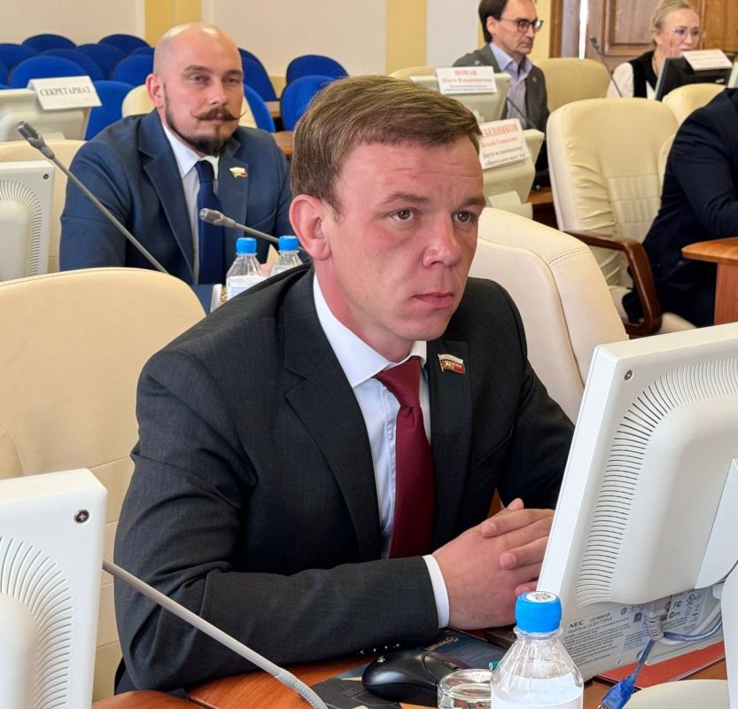 В Магаданской городской Думе прошло заседание комиссии по вопросам градостроительства, ЖКХ и экологии В Магаданской городской Думе прошло заседание комиссии по вопросам градостроительства, ЖКХ и экологии
