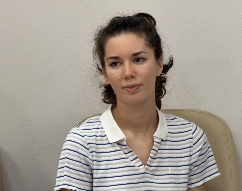 В Магадане полицейские и общественники вручили 14-летним ребятам их первые паспорта гражданина РФ В Магадане полицейские и общественники вручили 14-летним ребятам их первые паспорта гражданина РФ