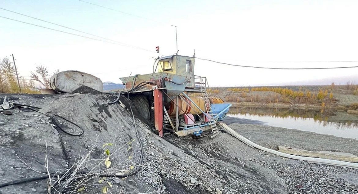 На Колыме полиция задержала иностранного рабочего за кражу самородков с золотодобывающего предприятия На Колыме полиция задержала иностранного рабочего за кражу самородков с золотодобывающего предприятия
