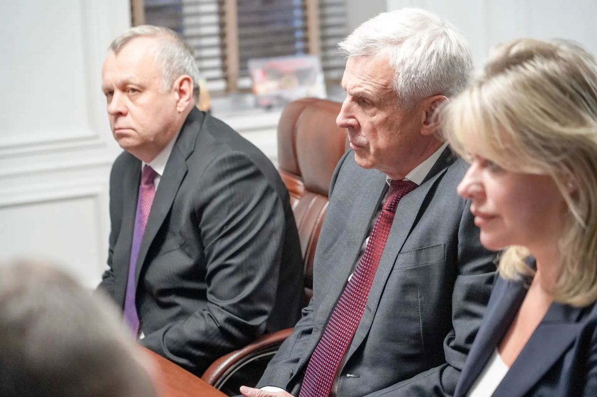 Сергей Носов: Магаданскую область посетила делегация Республики Беларусь Сергей Носов: Магаданскую область посетила делегация Республики Беларусь