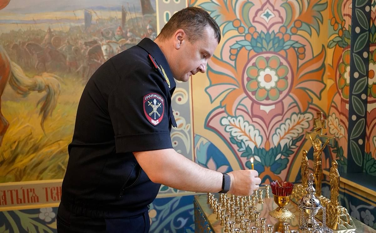 В Магаданской области полицейские приняли участие в торжественном богослужении, посвященном Дню памяти Сергия Радонежского В Магаданской области полицейские приняли участие в торжественном богослужении, посвященном Дню памяти Сергия Радонежского