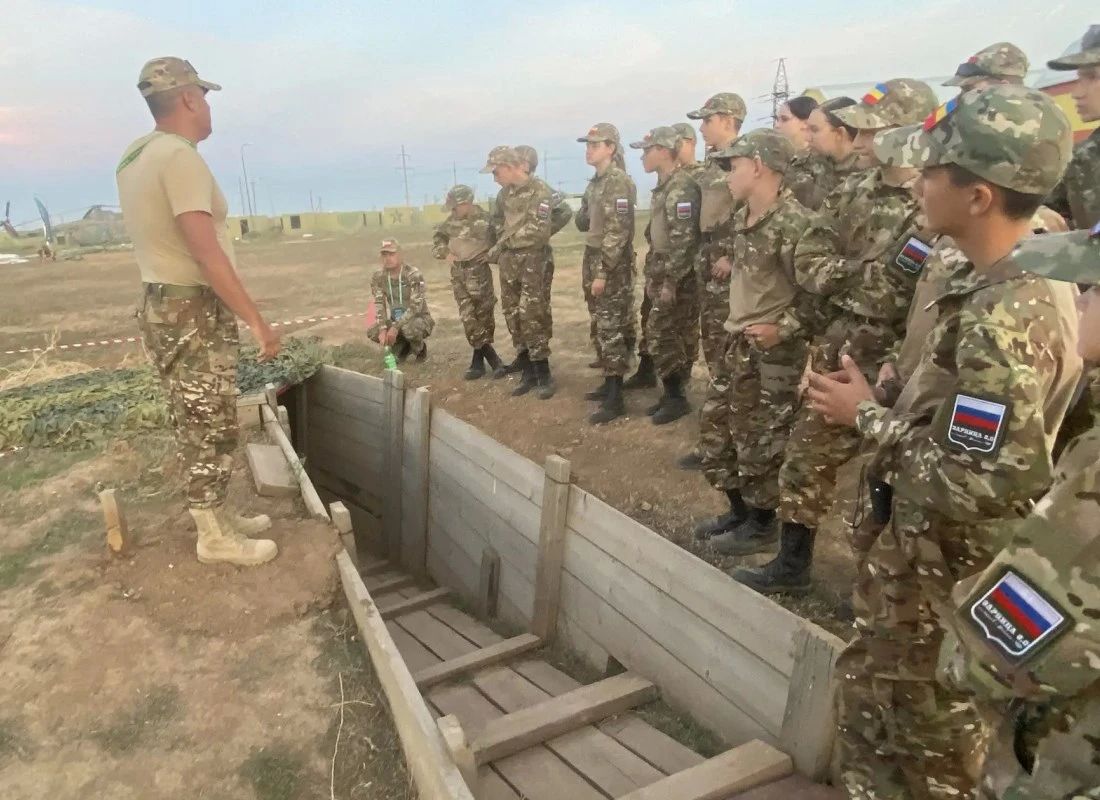 Магаданские школьники рассказали о своей дороге к победе на Всероссийском финале военно-патриотической игры «Зарница 2.0» Магаданские школьники рассказали о своей дороге к победе на Всероссийском финале военно-патриотической игры «Зарница 2.0»