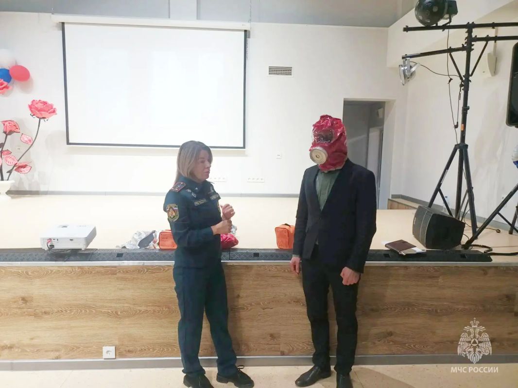 Тренировка в пансионате «Охотский бриз»: персонал учился действовать при пожаре Тренировка в пансионате «Охотский бриз»: персонал учился действовать при пожаре