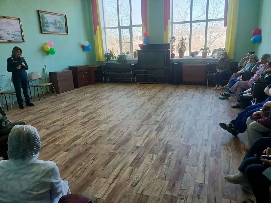 Тренировка в пансионате «Охотский бриз»: персонал учился действовать при пожаре Тренировка в пансионате «Охотский бриз»: персонал учился действовать при пожаре
