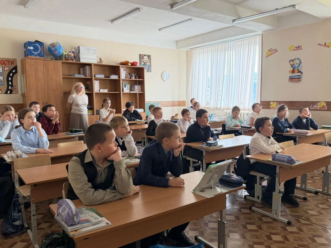 Юные экологи освоили компас и ориентирование на местности Юные экологи освоили компас и ориентирование на местности