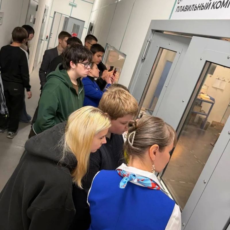 Магаданские школьники посетили лабораторный комплекс «Сила Недр» Магаданские школьники посетили лабораторный комплекс «Сила Недр»