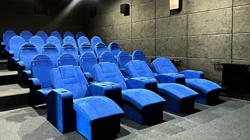 В Омсукчане открыли кинозал «Север»