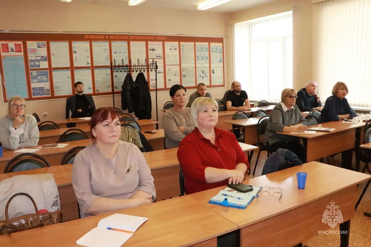 Безопасность в деталях. В Учебнометодическом центре по обучению ГО ЗНТ и ПБ Магаданской области в рамках курсов гражданской обороны прошло занятие для руководителей предприятий Безопасность в деталях. В Учебнометодическом центре по обучению ГО ЗНТ и ПБ Магаданской области в рамках курсов гражданской обороны прошло занятие для руководителей предприятий