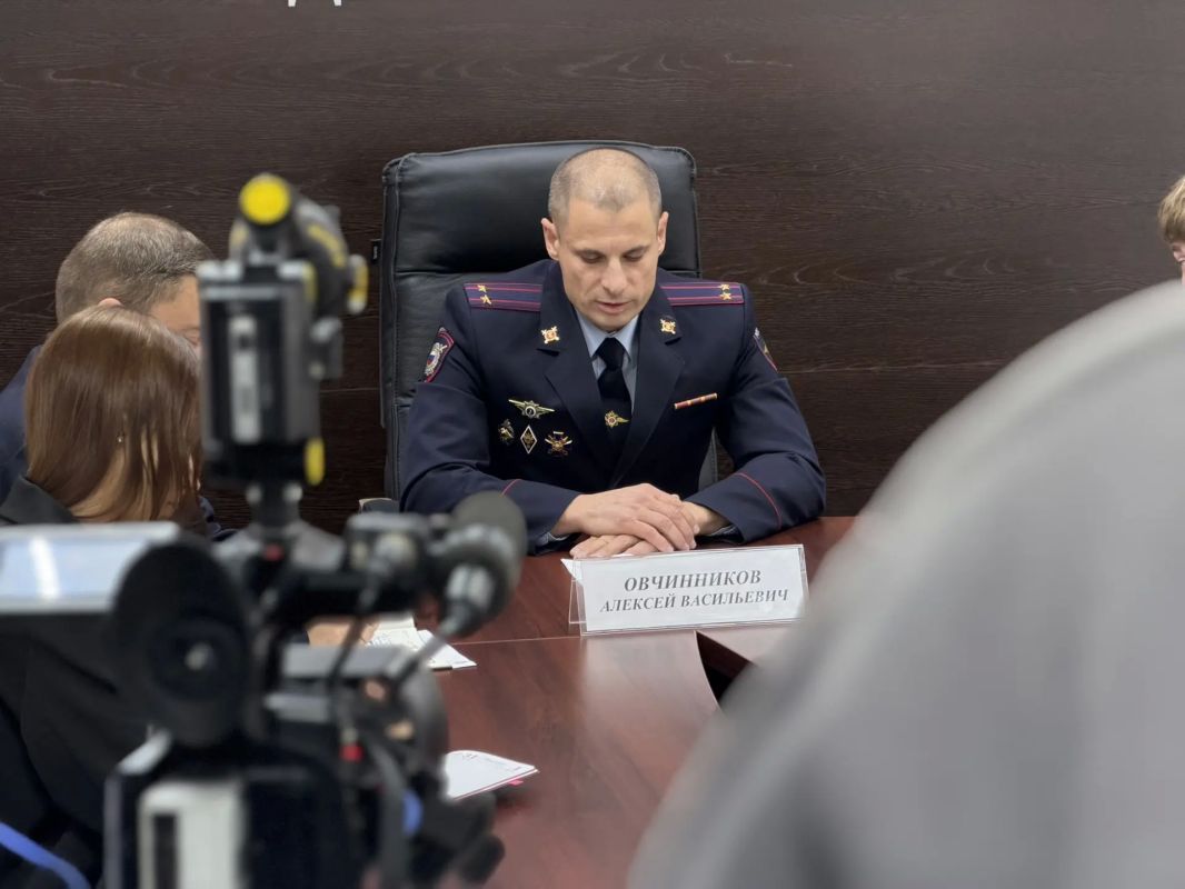 В Магадане полицейские рассказали, как не стать жертвой киберпреступников В Магадане полицейские рассказали, как не стать жертвой киберпреступников