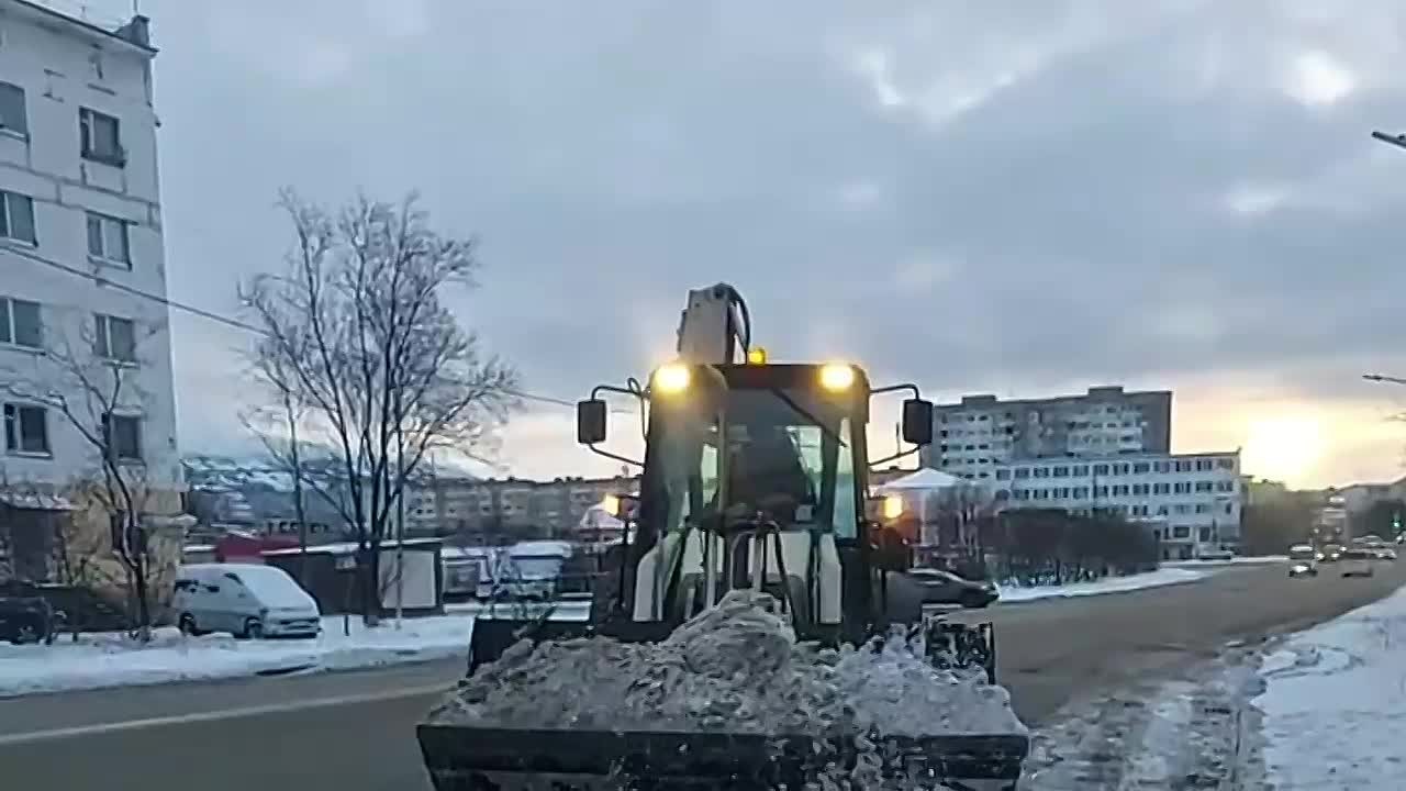 Лариса Поликанова: Городские службы продолжают расчистку улично-дорожной сети Магадана
