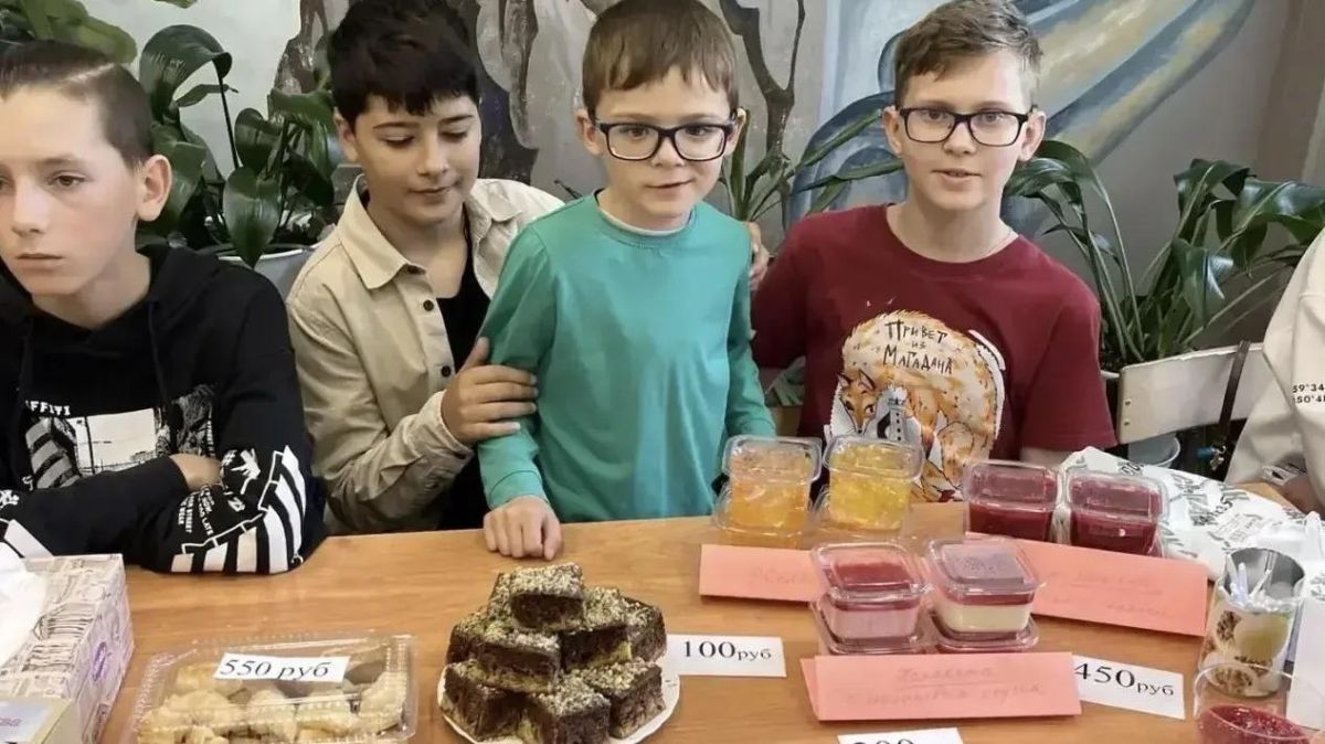 Магаданские школьники собрали более 400 тысяч рублей на благотворительных ярмарках Магаданские школьники собрали более 400 тысяч рублей на благотворительных ярмарках