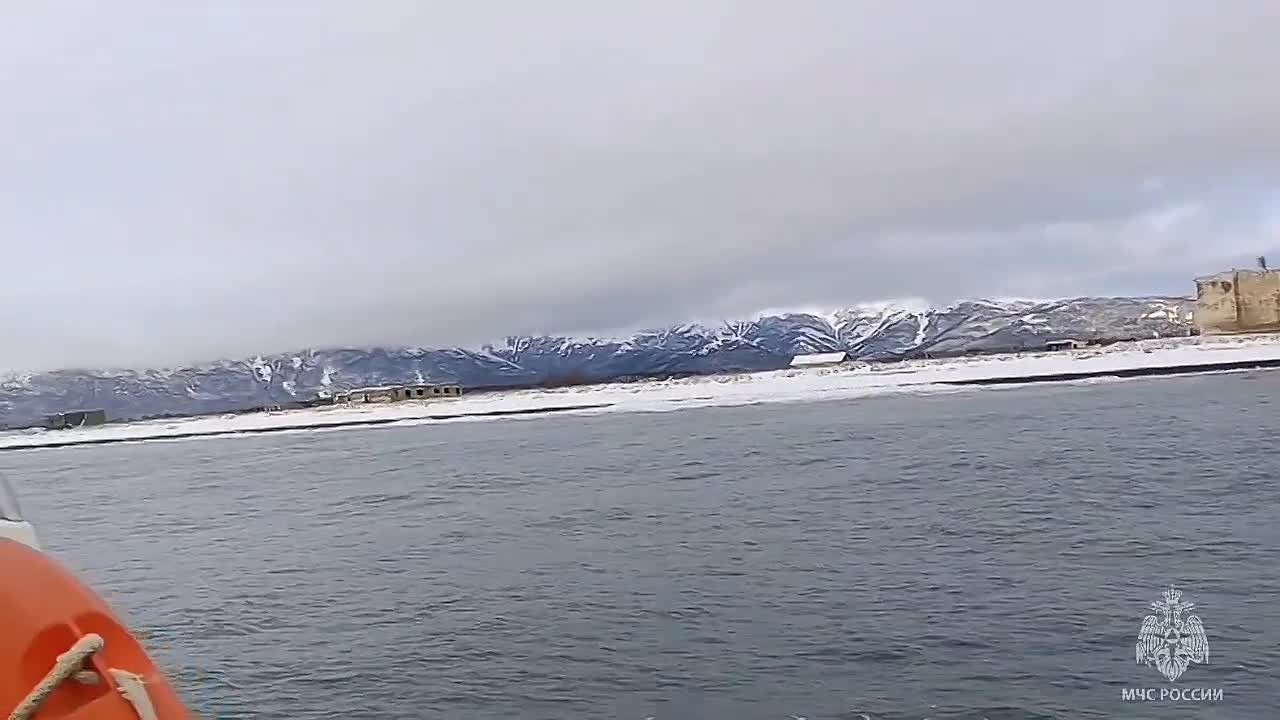 Седьмой день в Охотском море ищут пропавшего рыбака
