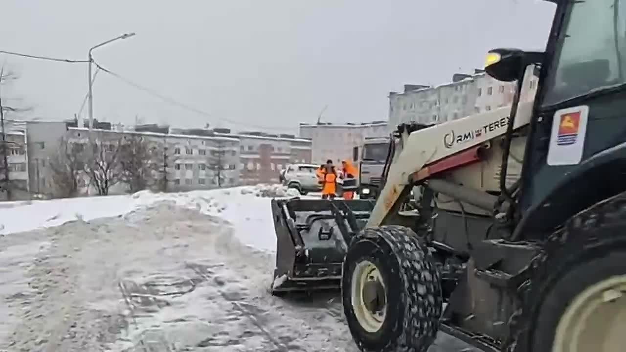Лариса Поликанова: Коммунальные службы города в круглосуточном режиме ликвидируют последствия циклона