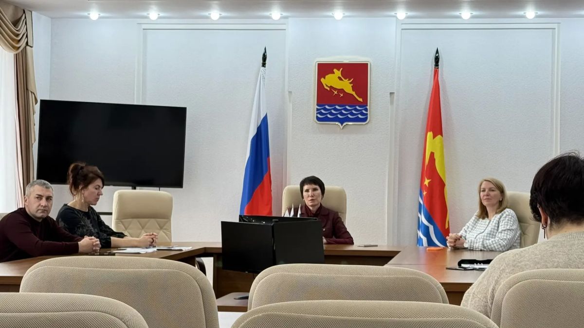 Лариса Поликанова: Обсудили с представителями управляющих компаний важнейший для зимнего Магадана вопрос —расчистку дворовых территорий Лариса Поликанова: Обсудили с представителями управляющих компаний важнейший для зимнего Магадана вопрос —расчистку дворовых территорий