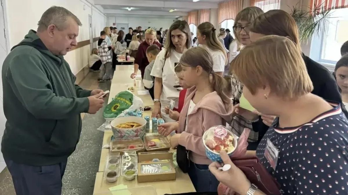 Магаданские школьники собрали более 400 тысяч рублей на благотворительных ярмарках Магаданские школьники собрали более 400 тысяч рублей на благотворительных ярмарках